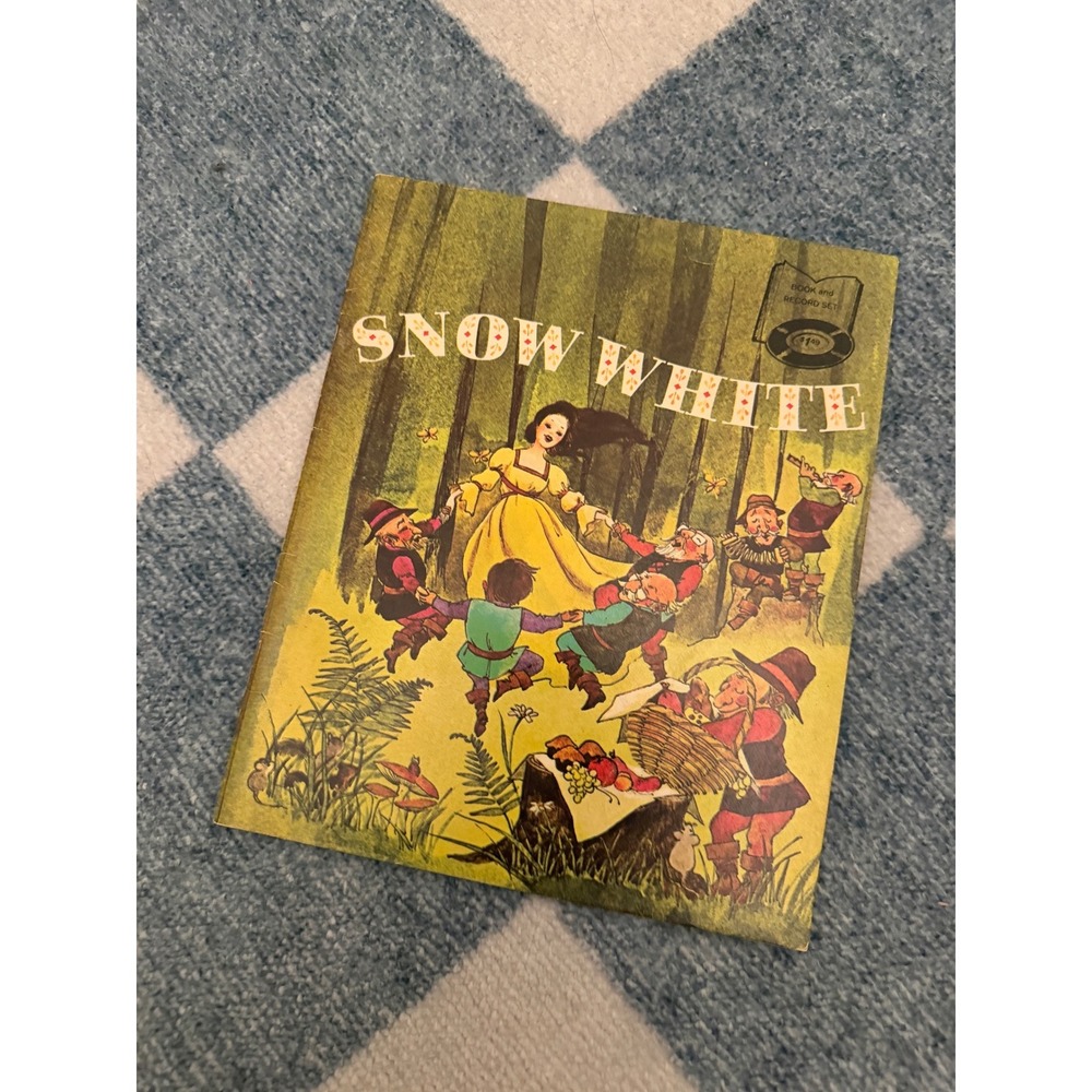 Vintage 1970 Snow White Book Carol Joan Drexler Evelyn Kelbish Illustrated